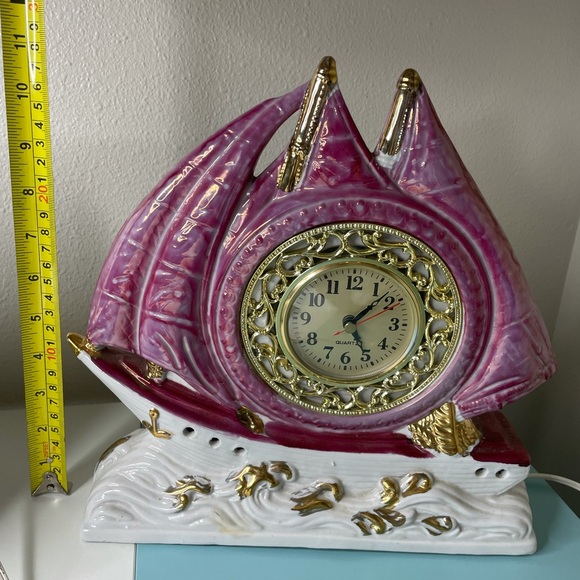 1950s Porcelain Pink Iredescent Nautical Sailboat Wave Base Tabletop Clock Light - Picture 3 of 16